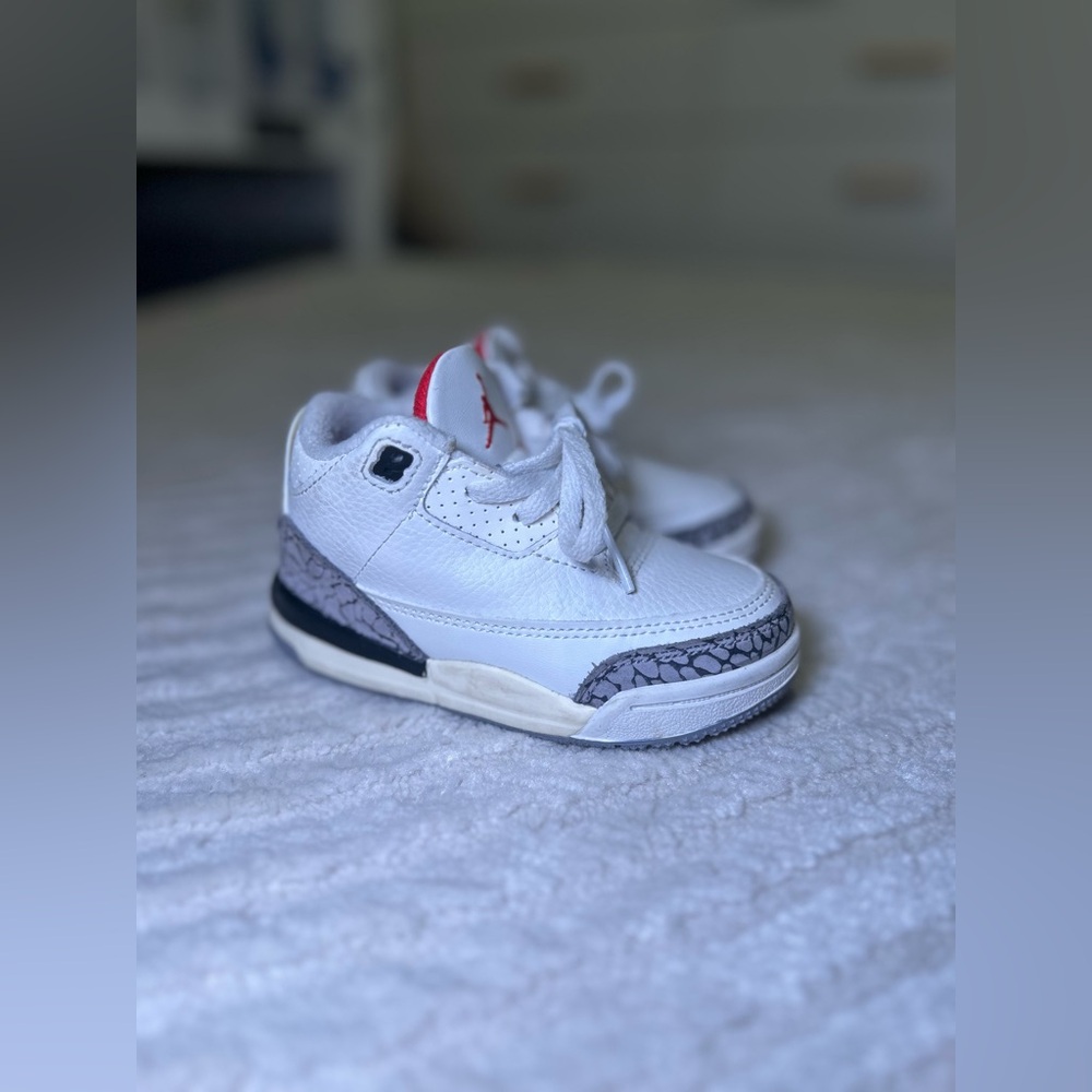 White and Gray Nike Jordan’s 👟